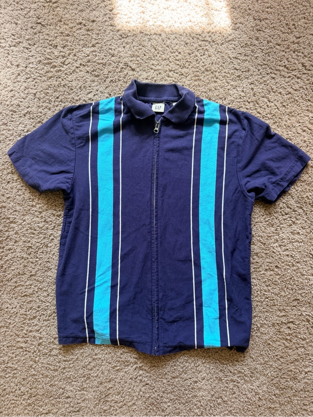 Vintage mens short-sleeve full-zip polo shirt from Gap Small